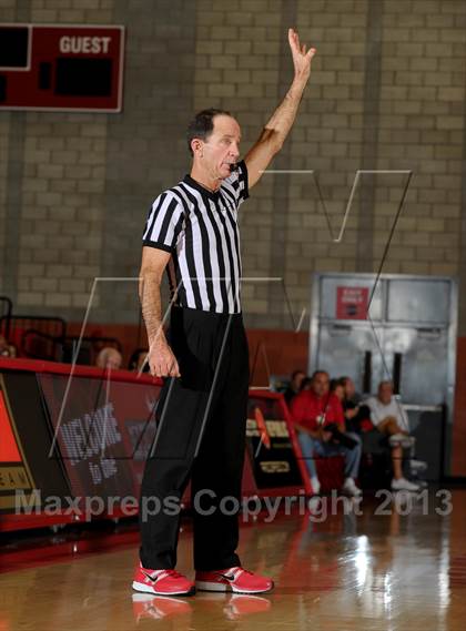 Thumbnail 3 in Saddleback Valley Christian vs. Santa Margarita (Nike Extravaganza) photogallery.