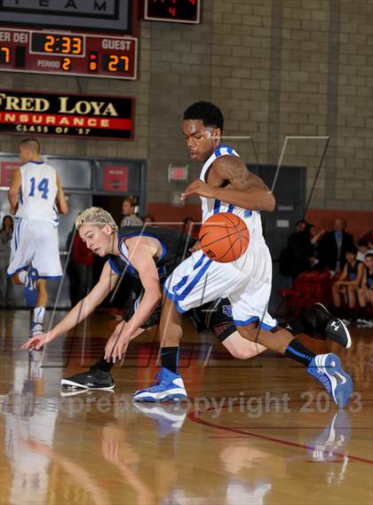 Thumbnail 2 in Saddleback Valley Christian vs. Santa Margarita (Nike Extravaganza) photogallery.