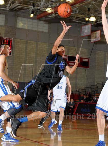 Thumbnail 3 in Saddleback Valley Christian vs. Santa Margarita (Nike Extravaganza) photogallery.