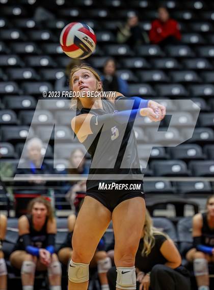 Thumbnail 3 in Columbus vs. Gunter (UIL 3A Volleyball Semi-Final) photogallery.