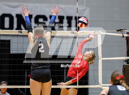 Thumbnail 2 in Columbus vs. Gunter (UIL 3A Volleyball Semi-Final) photogallery.