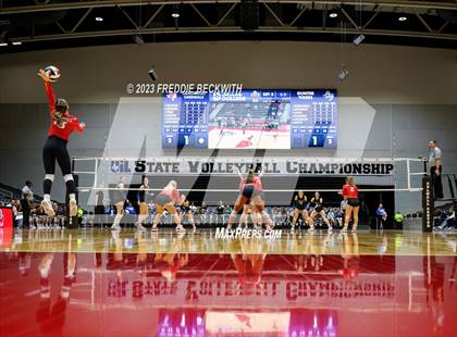Thumbnail 2 in Columbus vs. Gunter (UIL 3A Volleyball Semi-Final) photogallery.