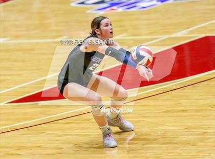 Thumbnail 3 in Columbus vs. Gunter (UIL 3A Volleyball Semi-Final) photogallery.