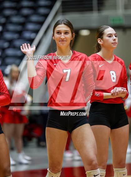 Thumbnail 2 in Columbus vs. Gunter (UIL 3A Volleyball Semi-Final) photogallery.