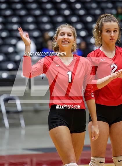 Thumbnail 2 in Columbus vs. Gunter (UIL 3A Volleyball Semi-Final) photogallery.