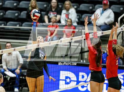Thumbnail 2 in Columbus vs. Gunter (UIL 3A Volleyball Semi-Final) photogallery.