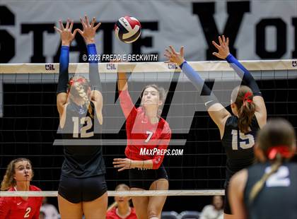 Thumbnail 2 in Columbus vs. Gunter (UIL 3A Volleyball Semi-Final) photogallery.