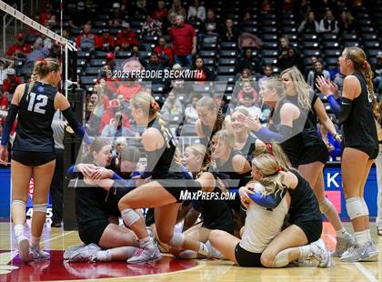 Thumbnail 2 in Columbus vs. Gunter (UIL 3A Volleyball Semi-Final) photogallery.
