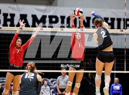 Thumbnail 2 in Columbus vs. Gunter (UIL 3A Volleyball Semi-Final) photogallery.