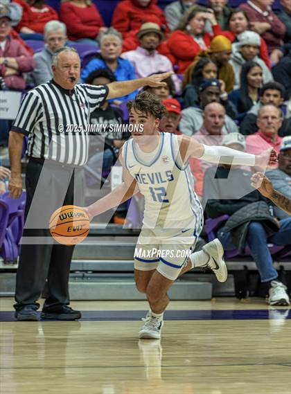 Thumbnail 2 in Quincy vs. Alton (IHSA 4A Sectional Semifinals) photogallery.
