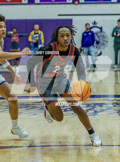 Thumbnail 3 in Quincy vs. Alton (IHSA 4A Sectional Semifinals) photogallery.