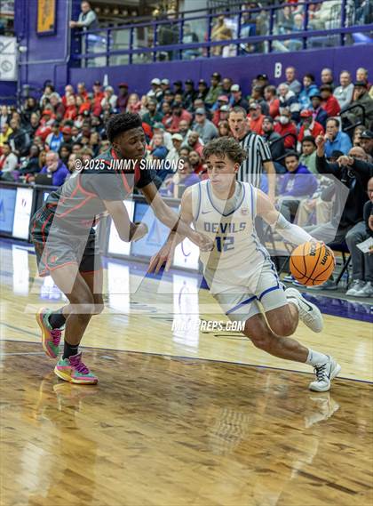 Thumbnail 1 in Quincy vs. Alton (IHSA 4A Sectional Semifinals) photogallery.