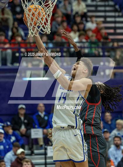 Thumbnail 2 in Quincy vs. Alton (IHSA 4A Sectional Semifinals) photogallery.