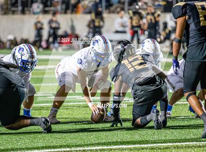 Thumbnail 3 in Woodville @ Tidehaven (UIL 3A D2 Semifinal Football Playoff) photogallery.