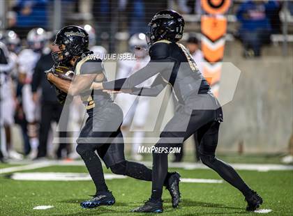 Thumbnail 3 in Woodville @ Tidehaven (UIL 3A D2 Semifinal Football Playoff) photogallery.