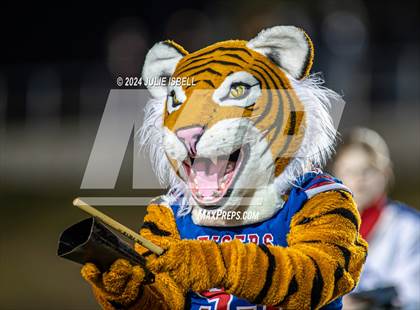 Thumbnail 3 in Woodville @ Tidehaven (UIL 3A D2 Semifinal Football Playoff) photogallery.
