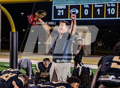 Thumbnail 1 in Woodville @ Tidehaven (UIL 3A D2 Semifinal Football Playoff) photogallery.
