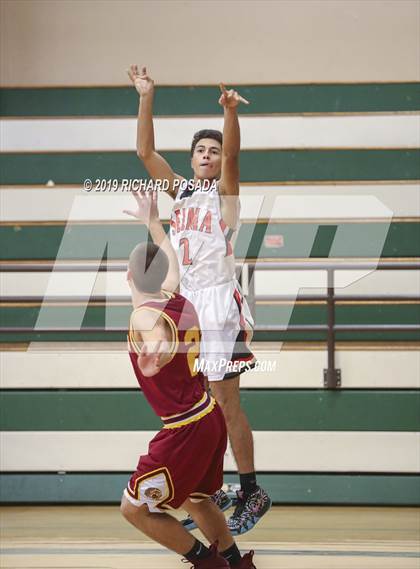 Thumbnail 1 in Selma vs. Tulare Union (Andrew Bedoya Holiday Classic) photogallery.