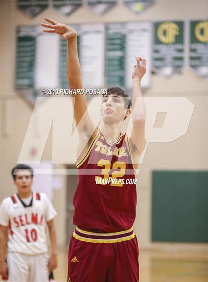 Thumbnail 2 in Selma vs. Tulare Union (Andrew Bedoya Holiday Classic) photogallery.