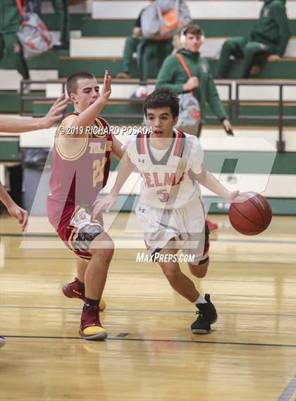 Thumbnail 2 in Selma vs. Tulare Union (Andrew Bedoya Holiday Classic) photogallery.