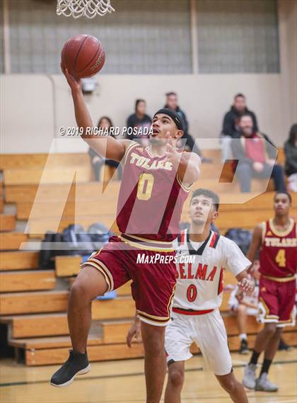 Thumbnail 2 in Selma vs. Tulare Union (Andrew Bedoya Holiday Classic) photogallery.