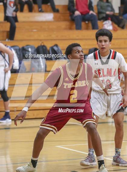 Thumbnail 2 in Selma vs. Tulare Union (Andrew Bedoya Holiday Classic) photogallery.