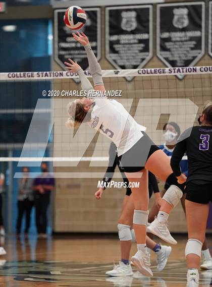 Thumbnail 2 in Episcopal @ College Station photogallery.