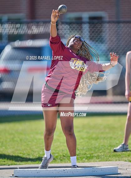 Thumbnail 1 in Lake Houston Conquerors Invitational (Shot Put) photogallery.