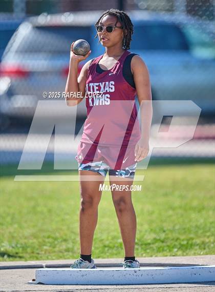 Thumbnail 2 in Lake Houston Conquerors Invitational (Shot Put) photogallery.