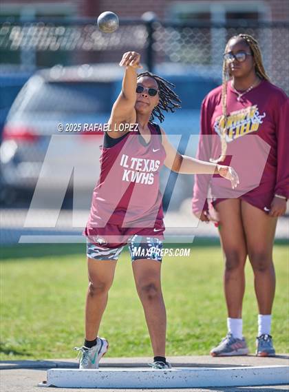 Thumbnail 1 in Lake Houston Conquerors Invitational (Shot Put) photogallery.