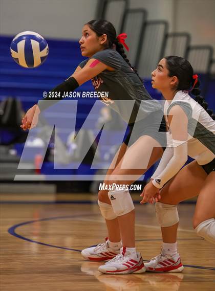Thumbnail 3 in Pioneer vs. Mission Veterans Memorial (UIL 5A Region IV D2 Area Volleyball) photogallery.