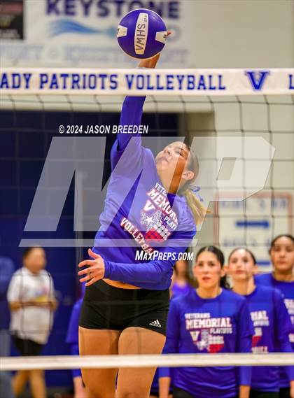 Thumbnail 1 in Pioneer vs. Mission Veterans Memorial (UIL 5A Region IV D2 Area Volleyball) photogallery.