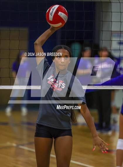 Thumbnail 3 in Pioneer vs. Mission Veterans Memorial (UIL 5A Region IV D2 Area Volleyball) photogallery.