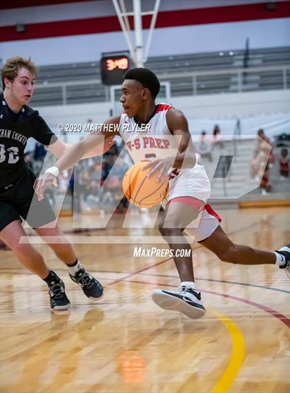 Thumbnail 1 in Chatham Charter vs. Winston-Salem Preparatory Academy (NCHSAA 1A Western Regional Final) photogallery.
