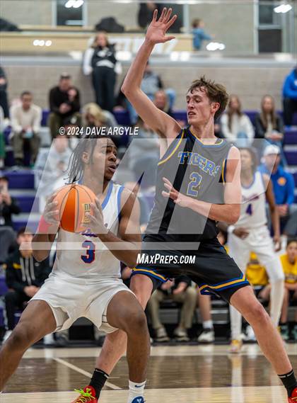 Thumbnail 2 in Orem vs. Duncanville (Holiday Hoopfest) photogallery.