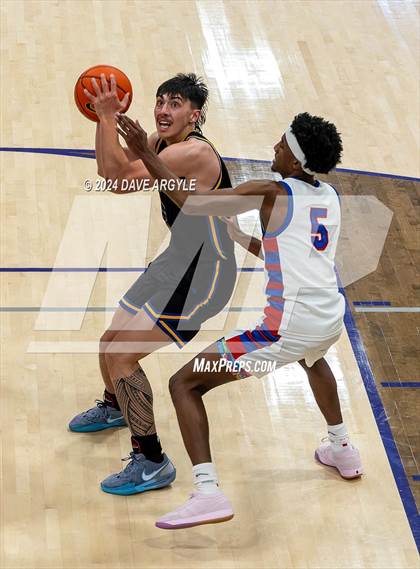 Thumbnail 3 in Orem vs. Duncanville (Holiday Hoopfest) photogallery.