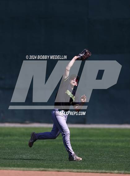 Thumbnail 3 in Red Bluff vs. Hoover photogallery.