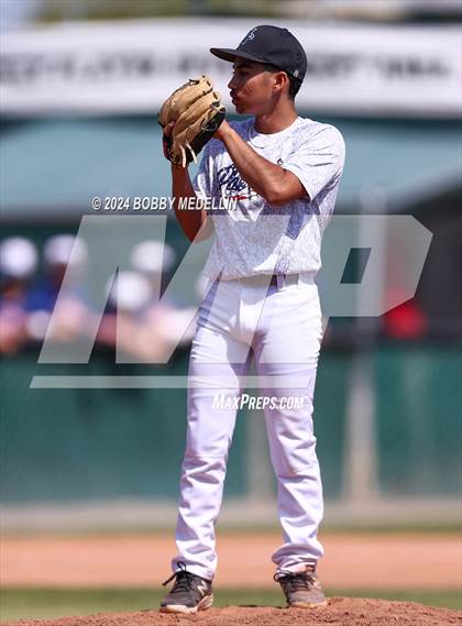 Thumbnail 1 in Red Bluff vs. Hoover photogallery.