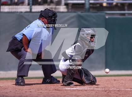Thumbnail 1 in Red Bluff vs. Hoover photogallery.