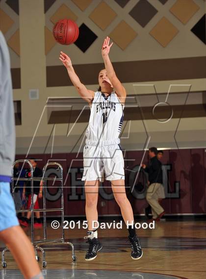 Thumbnail 1 in 2015 MaxPreps Holiday Classic Girls 3 Point Finals photogallery.