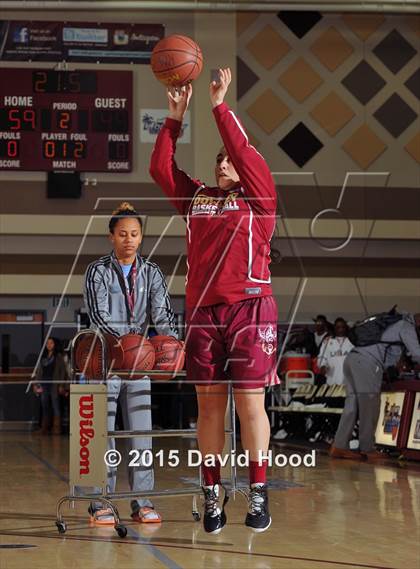 Thumbnail 2 in 2015 MaxPreps Holiday Classic Girls 3 Point Finals photogallery.