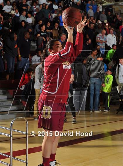 Thumbnail 3 in 2015 MaxPreps Holiday Classic Girls 3 Point Finals photogallery.