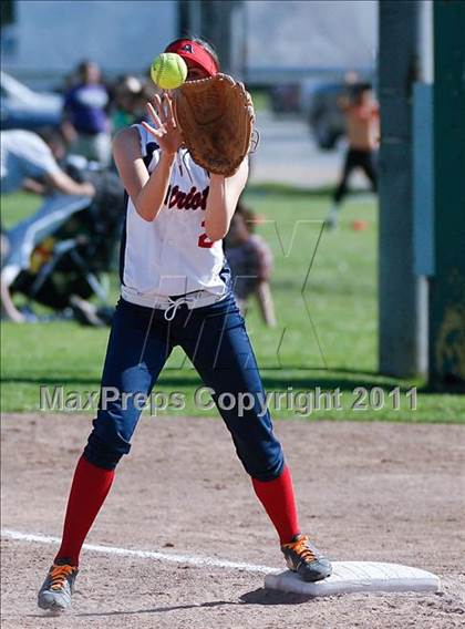 Thumbnail 1 in Calvary Chapel vs. Oxford Academy (CIF SS Semifinal) photogallery.