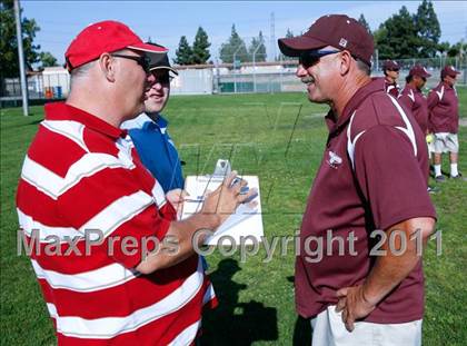 Thumbnail 2 in Calvary Chapel vs. Oxford Academy (CIF SS Semifinal) photogallery.