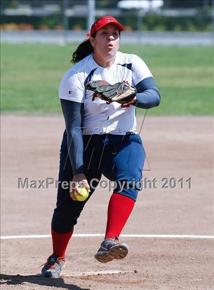 Thumbnail 3 in Calvary Chapel vs. Oxford Academy (CIF SS Semifinal) photogallery.