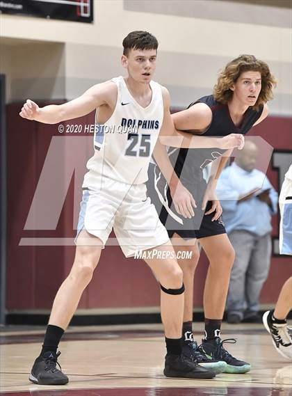 Thumbnail 1 in La Quinta vs. Dana Hills (Rancho Mirage Holiday Invitational) photogallery.