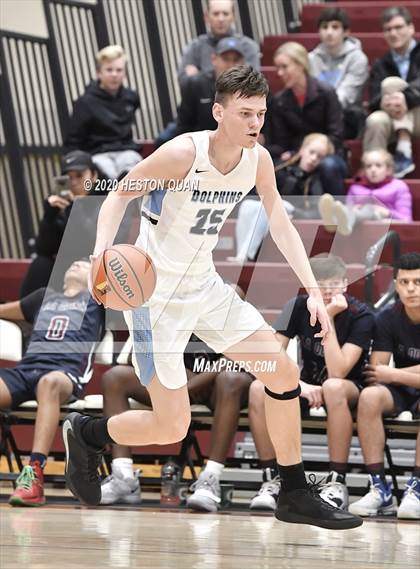 Thumbnail 1 in La Quinta vs. Dana Hills (Rancho Mirage Holiday Invitational) photogallery.
