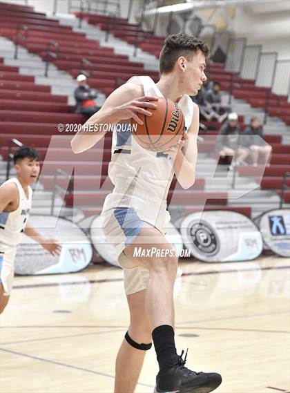 Thumbnail 1 in La Quinta vs. Dana Hills (Rancho Mirage Holiday Invitational) photogallery.