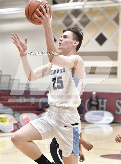 Thumbnail 2 in La Quinta vs. Dana Hills (Rancho Mirage Holiday Invitational) photogallery.