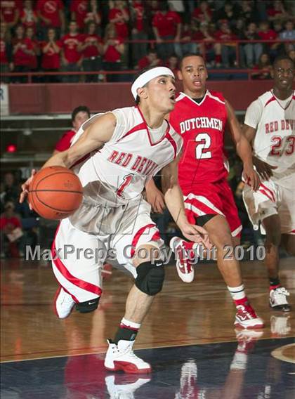 Thumbnail 2 in Tappan Zee vs Peekskill (Section 1 Class A Semifinal) photogallery.